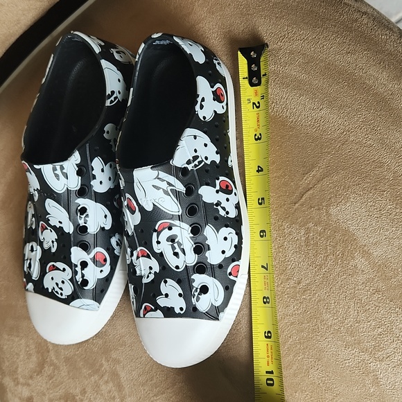 Disney Parks Native Mickey Mouse black and white slip on shoes size M5/W7 - Picture 11 of 11